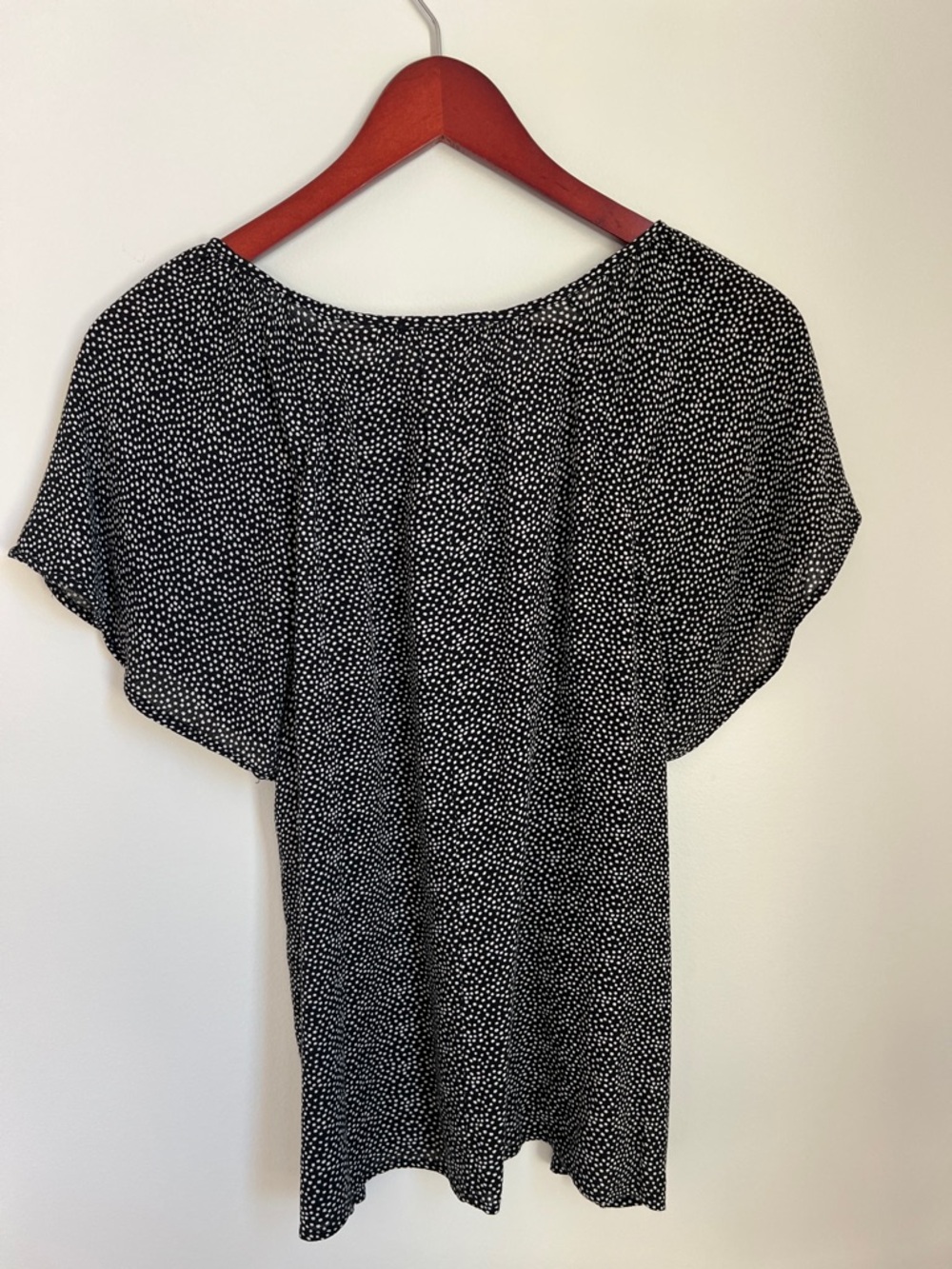 LOFT | Black & White Dot Short Flutter Sleeves Office Blouse Style #612187 Small - Picture 7 of 17